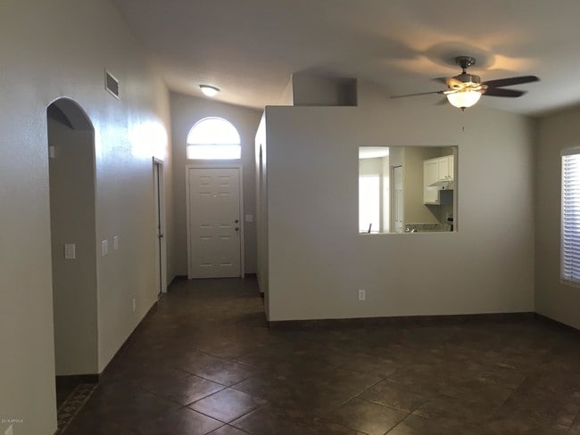 Building Photo - 2224 E Kelton Ln