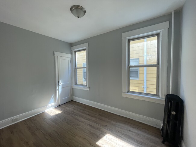 Building Photo - 119 Woodlawn Ave