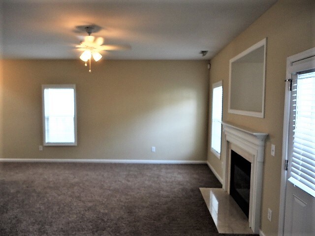 Foto del edificio - 6025 Brambleberry Way