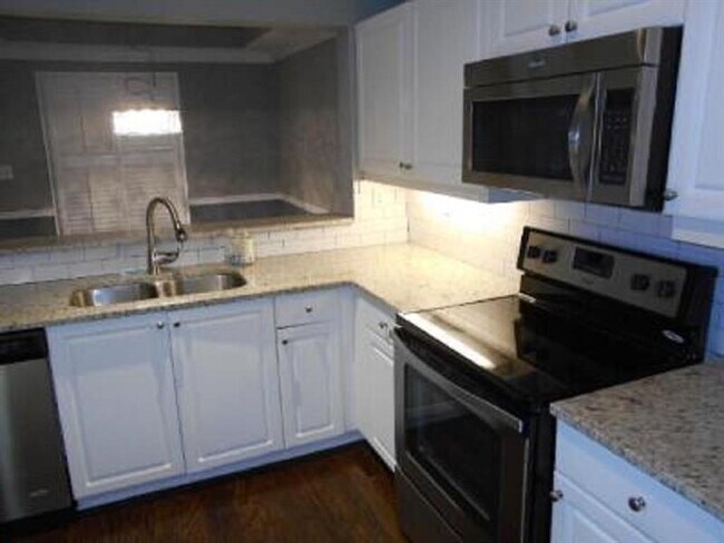 Building Photo - 3636 Habersham Rd NW