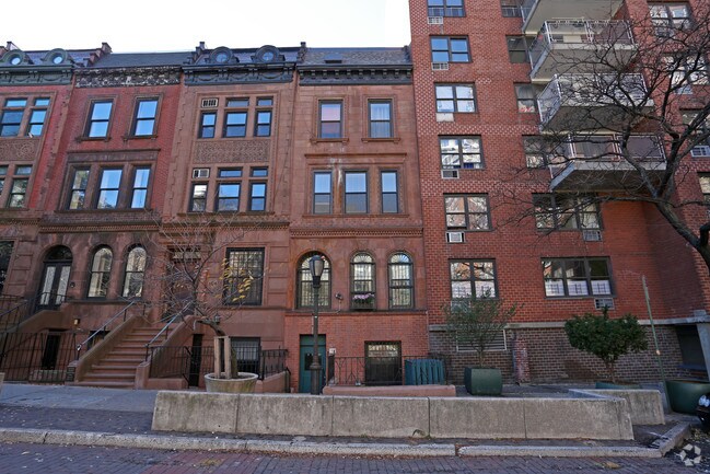 Foto del edificio - 166 W 94th St