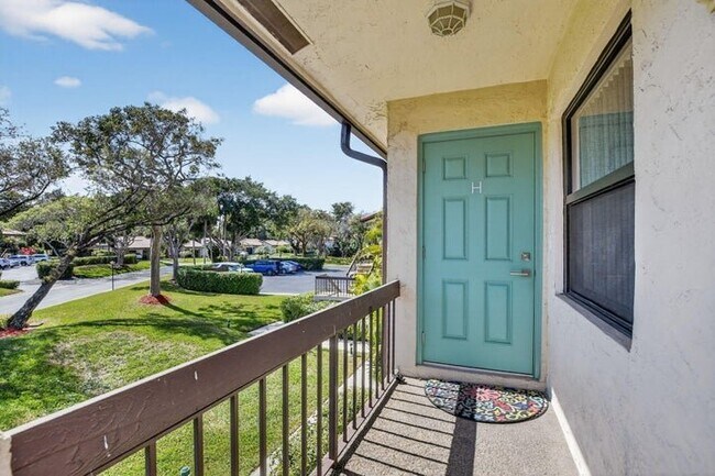 Foto del edificio - 21911 Cypress Dr