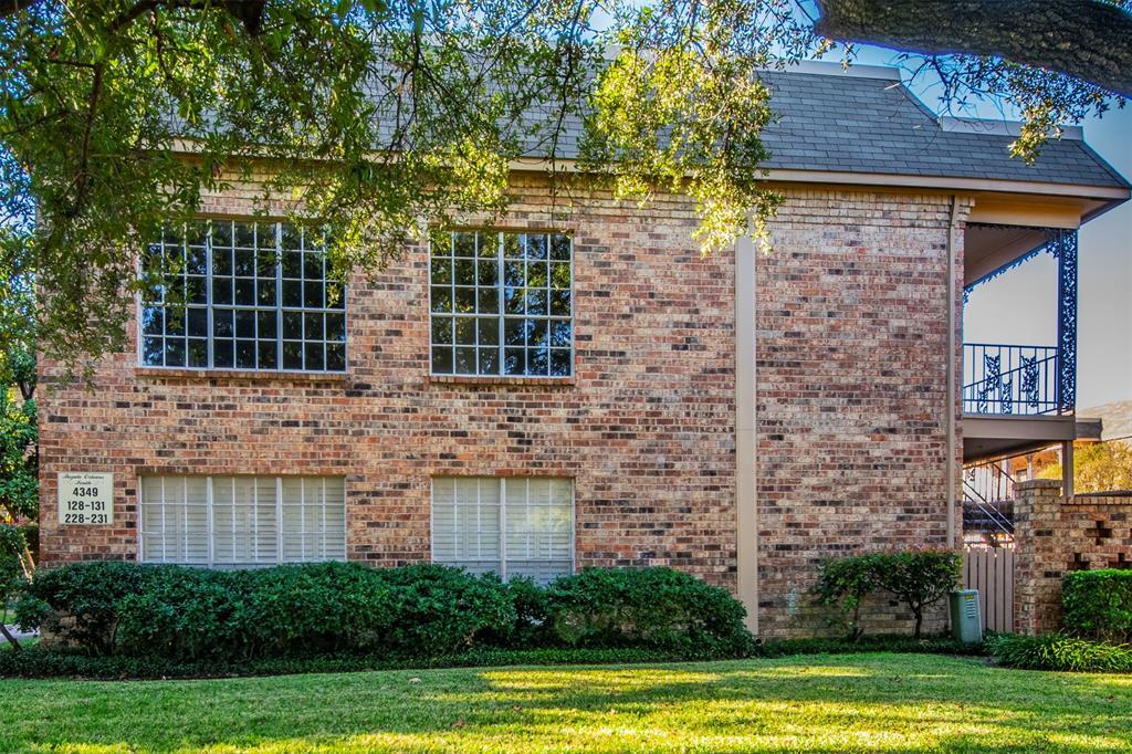 4349 Bellaire Dr S Unit 129, Fort Worth, TX 76109 Condo for Rent in