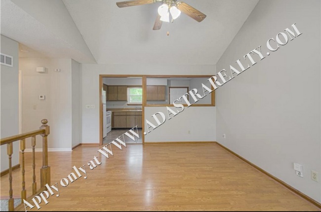 Building Photo - Beautiful, Clean, and Bright 3Bed 2 Bath H...