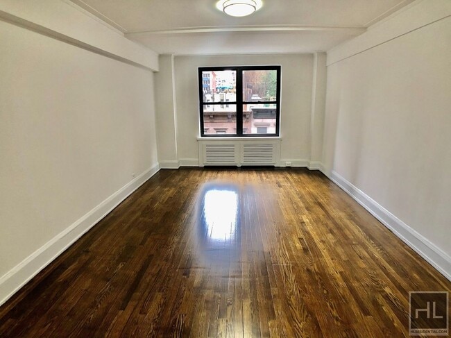 Foto del edificio - EAST 38 STREET