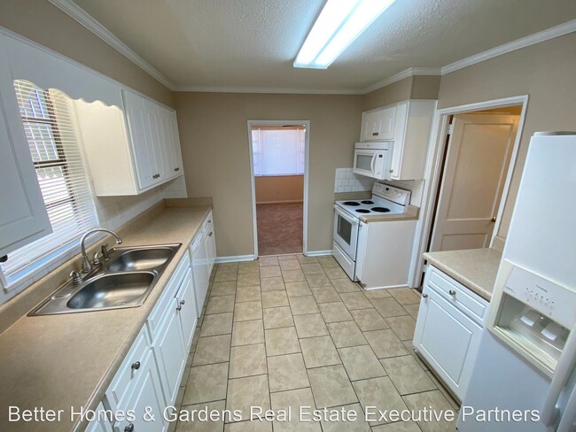 Foto del edificio - 3 br, 1.5 bath House - 2902 Old Louisville Rd