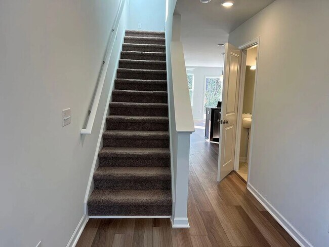 Foto del edificio - 548 Kingfisher Ct