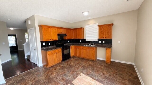 Building Photo - EAST SIDE 4 BEDROOM NEWER HOME AVAILABLE NOW!