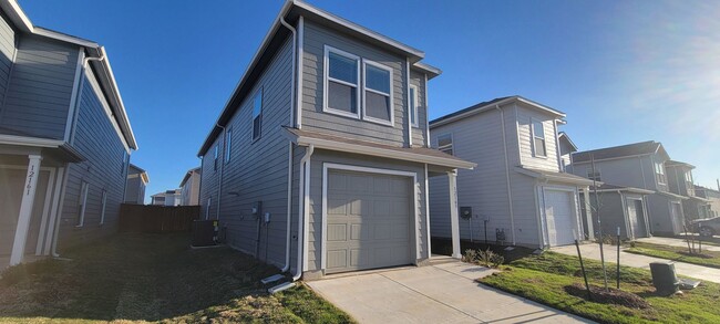 Building Photo - NEWLY BUILT 4 bedroom 2.5 Bath *1.5 MONTHS...