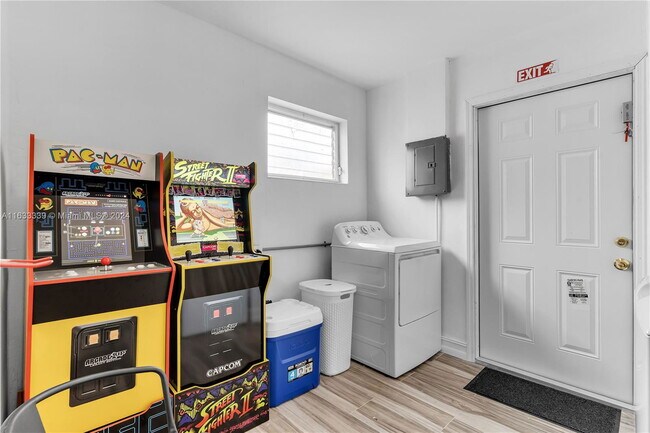 Foto del edificio - 7681 Sheridan St