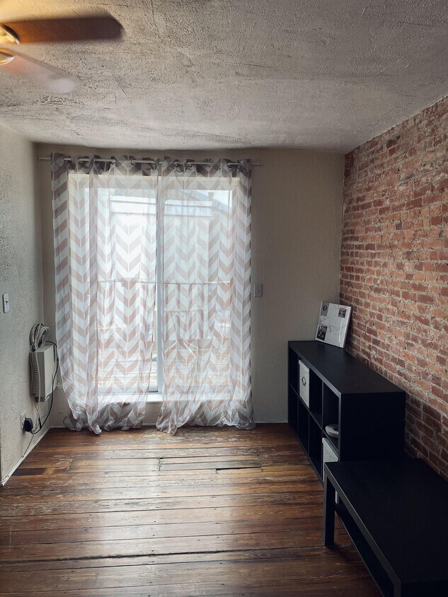 Foto principal - 734 N Taylor St