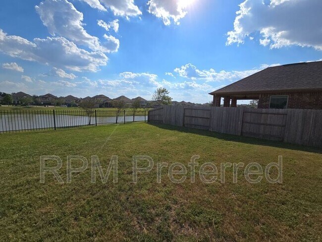 Foto del edificio - 14108 Spring Birch Ln