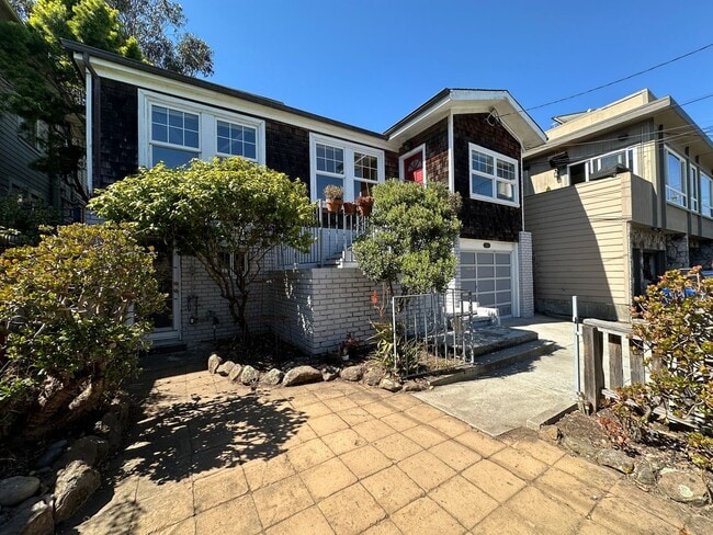 Building Photo - Rare opportunity to live in this luxurious...