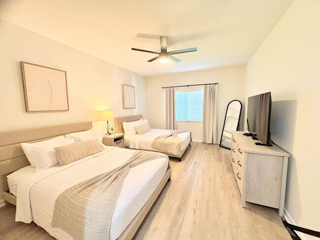 Foto del edificio - 8267 Mulligan Cir