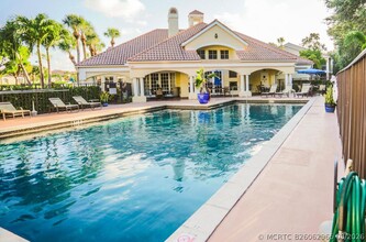 Building Photo - 815 Boynton Beach Blvd