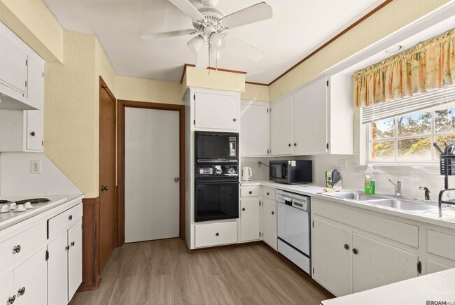 Foto del edificio - 5240 Heritage Dr