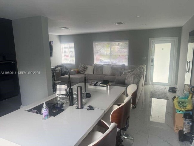 Building Photo - 1001 NW 148th St