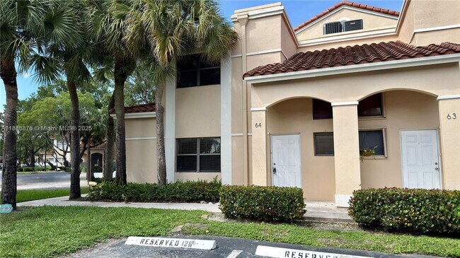 Foto del edificio - 501 Racquet Club Rd