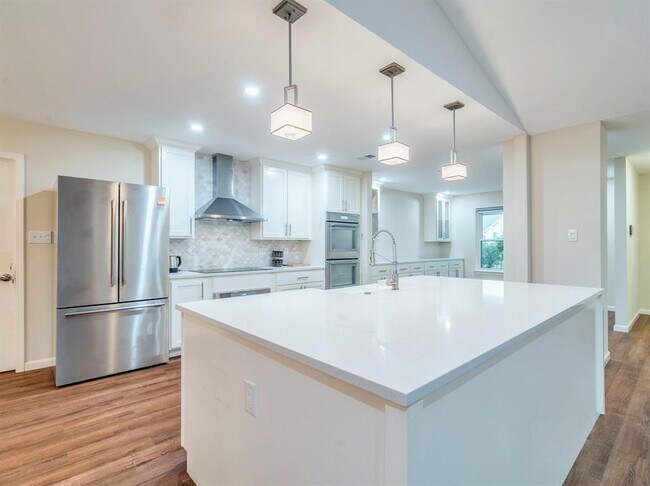 Building Photo - 317 Cedar Dr