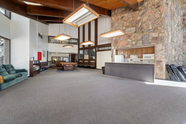 Building Photo - 6560 Delmonico Dr