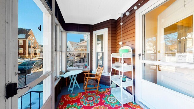 Foto del edificio - Gorgeous five bedroom in Allston