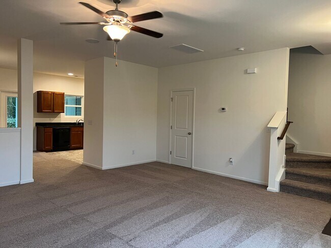 Building Photo - Coming Soon - Lovely 2 Bedroom 2.5 Bath To...