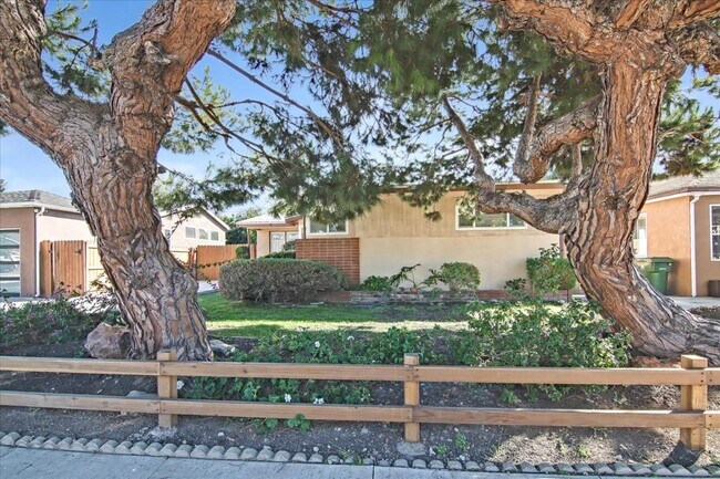 Foto del edificio - 11856 Beatrice St