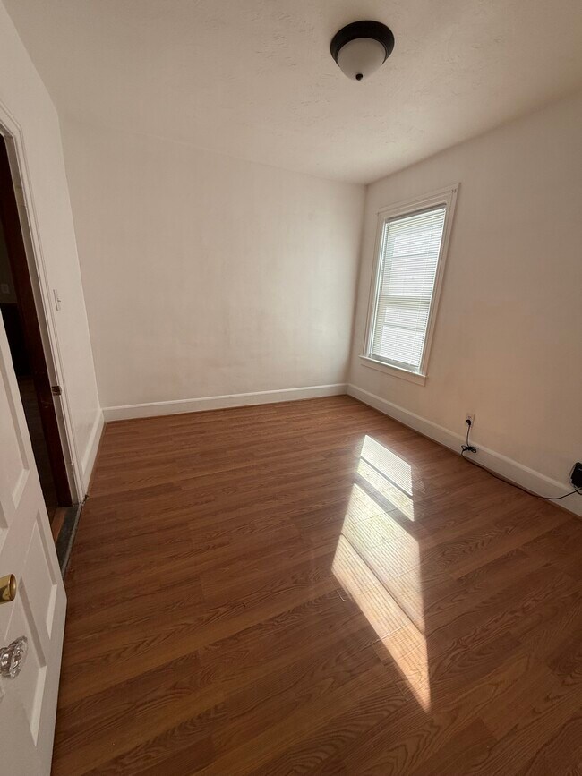 Bedroom 2 - 117 Earle St