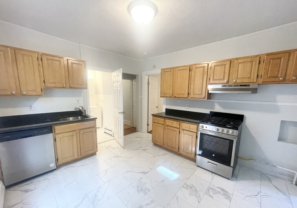 Primary Photo - 22 Howell St