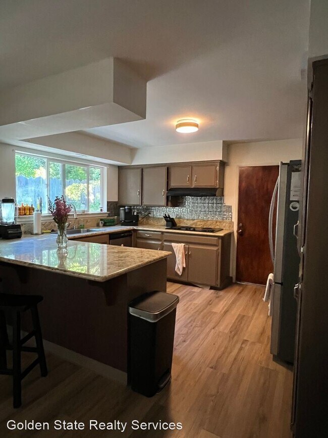 Building Photo - 2 br, 2 bath House - 128 Sylvan Vista