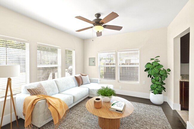 Building Photo - Charming Beacon Hill home with large priva...
