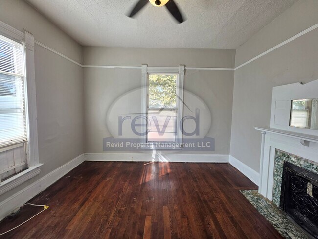 Foto del edificio - Move In Special! Half off First Months Rent!