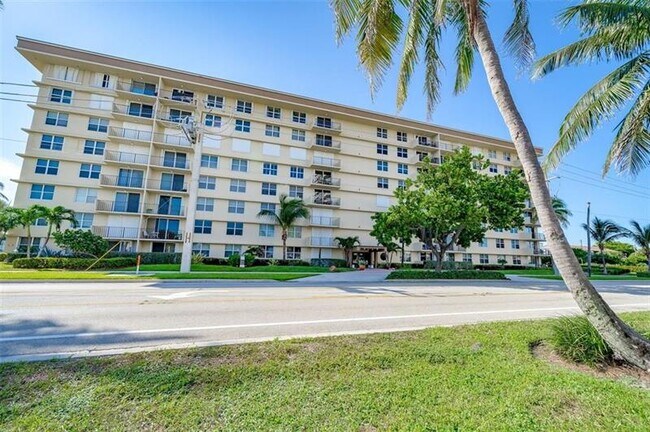 Foto del edificio - 1009 N Ocean Blvd