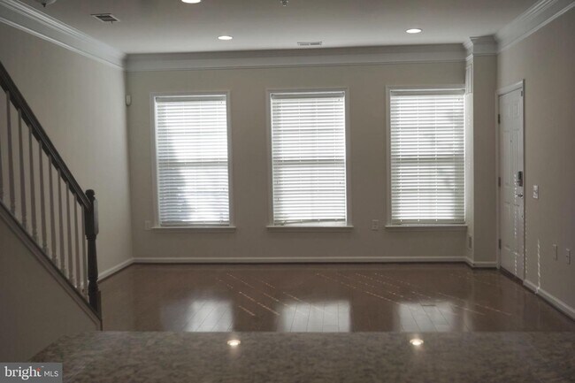 Building Photo - 2956 Finsbury Pl