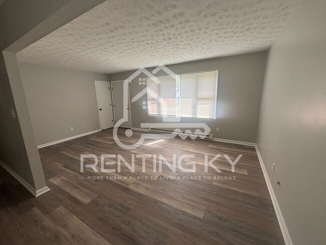 Building Photo - 210-212-212 Thacker Dr
