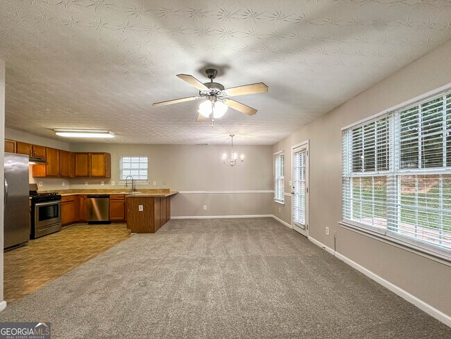 Foto del edificio - 236 Sableshire Way