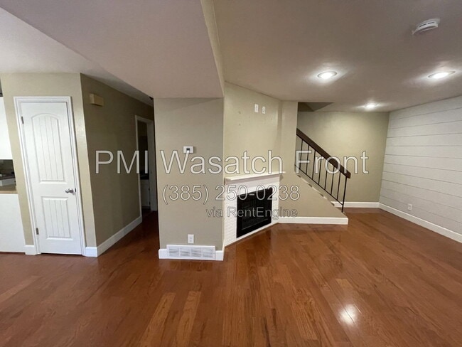 Photo - 662 East Cobblestone Lane Townhome