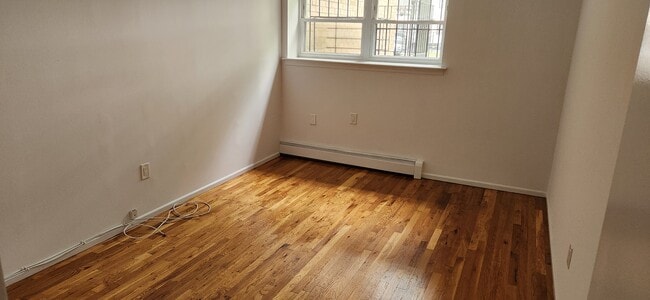 Building Photo - 2347 77th St