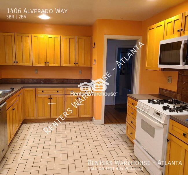 Building Photo - Charming Home With Lots Of Updates!