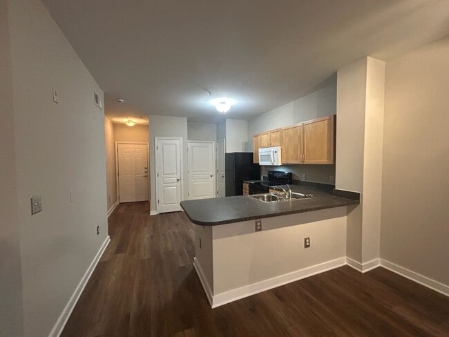 Pantry, Laundry, Closet - 401 20th St S