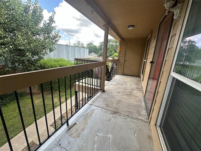 Building Photo - 16120 Stuebner Airline Rd