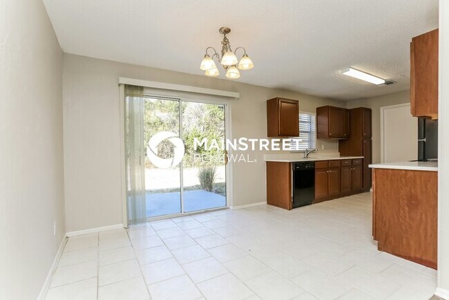 Foto del edificio - 3 Bedroom Pet-Friendly Home in DELAND, FL ...