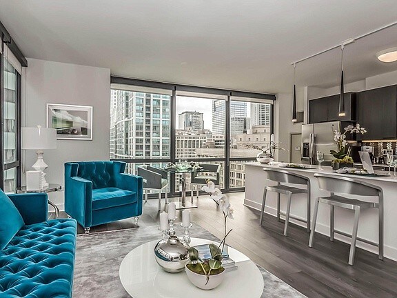 Foto principal - 83 E Lake St
