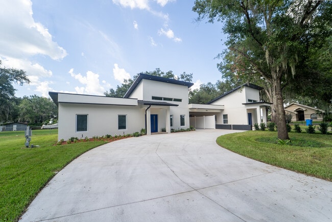 Building Photo - 2902 Robinson Rd