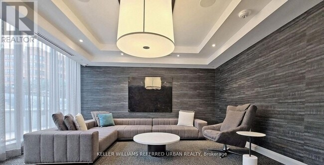 Photo du bâtiment - 50 Wellesley St E