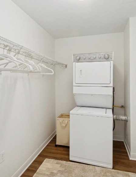 Building Photo - 938 W Lake St