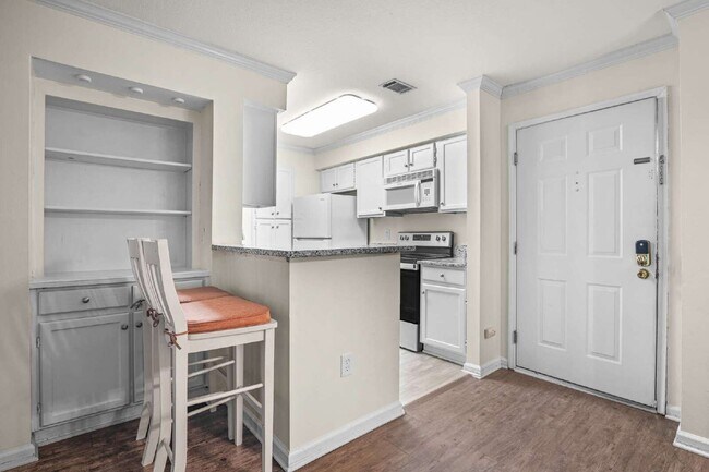 Foto del edificio - 3115 Pine Heights Dr NE