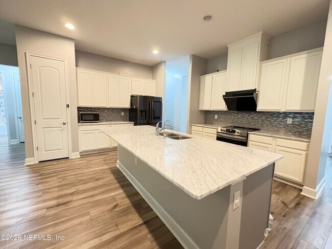 Foto del edificio - 104 Linda Lake Ln