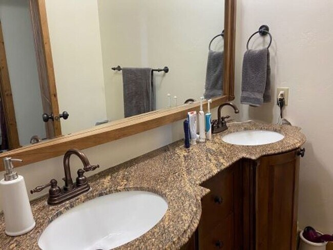 Foto del edificio - 3 bed, 3 bath Duplex in Driggs