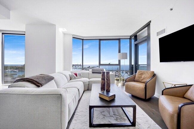 Foto del edificio - 211 N Harbor Dr